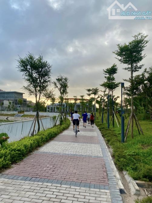 Hiếm!!!! Bán nhanh lô đất Ngọc Thụy, 88m2, MT rộng, ôtô 7 chỗ vào đất thoải mái