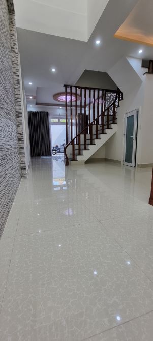 BÁN NHÀ 1 TRỆT 2 LẦU HẺM Ô TÔ BA CU, CÓ SÂN RỘNG ĐẬU Ô TÔ