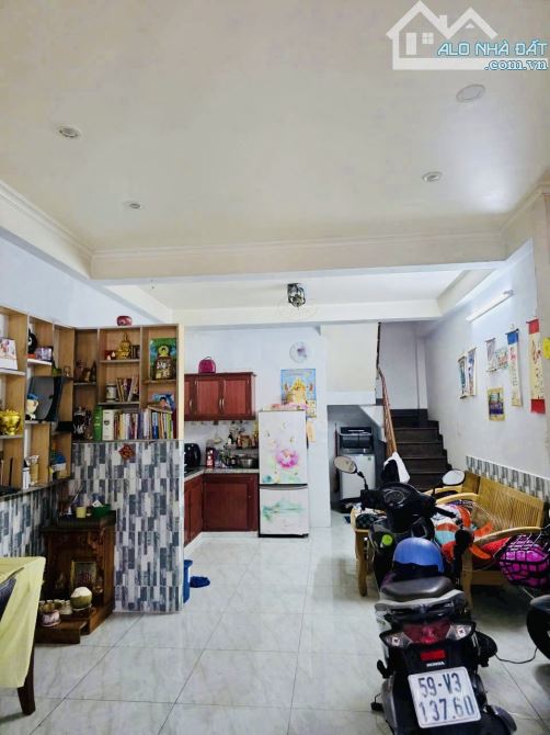 Bán nhà mặt tiền hẻm ô tô Nguyễn Văn Khối, phường 8, Gò Vấp, 3 tầng BTCT, 4 tỷ 85