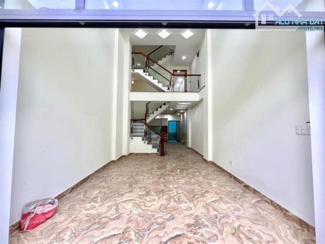 Bán nhà Q12 cách 30m ra Hà Huy Giáp-64m² 5 Tầng- Hẻm xe tải thông nhau-Giá 5.78 tỷ