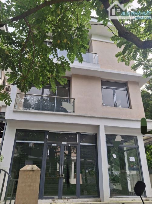 BÁN BT AN QUÝ VILLA KĐT DƯƠNG NỘI LÔ GÓC SIÊU THOÁNG- 236M2 GIÁ CHỈ 189TR/M²