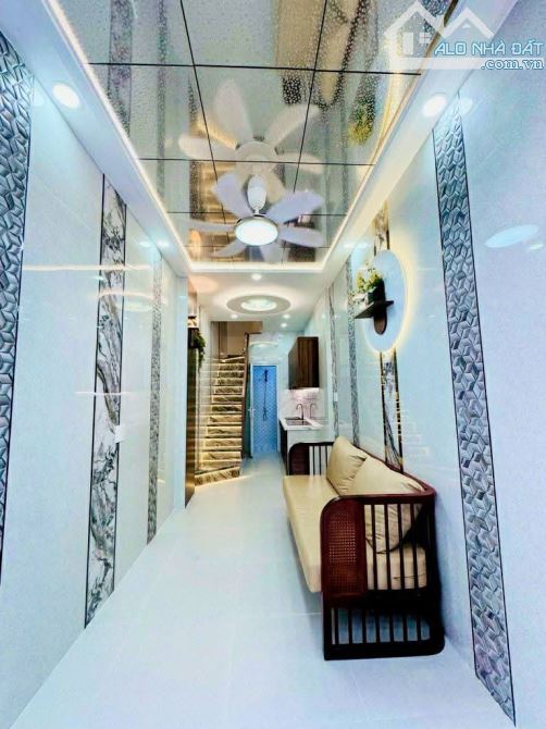 BÁN NHÀ MỚI ĐẸP Ở NGAY 3TẦNG DTSD 50M2 NỘI THẤT XỊN HẺM THÔNG LÊ ĐẠI HÀNH GIÁ 3.X TỶ