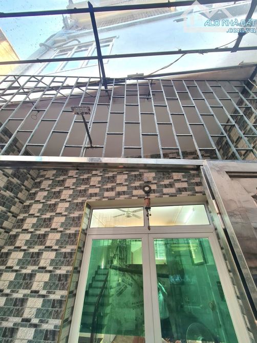 TAM TRINH , 34M2 , 3 GÁC ĐỖ CỬA , MẶT TIỀN 4M, THOÁNG TRƯỚC SAU , GẦN PHỐ , 6,5 TỶ