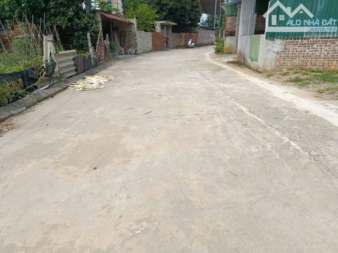 105m2 full thổ cư trong lỗi khi đô thị vệ tinh Hoà Lạc với giá 3,2 tỷ