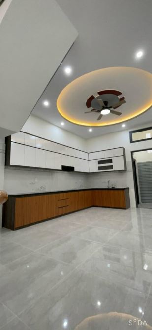 BÁN NHÀ 1 TRỆT 3 LẦU MỚI ĐẸP MẶT TIỀN HỒ TRI TÂN