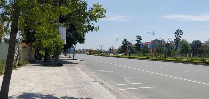 Bán BT Đại Hoàng Long . Mặt Lý Thánh Tông . dt 345m . mt 15m . hướng ĐN . giá 48 tỷ 300