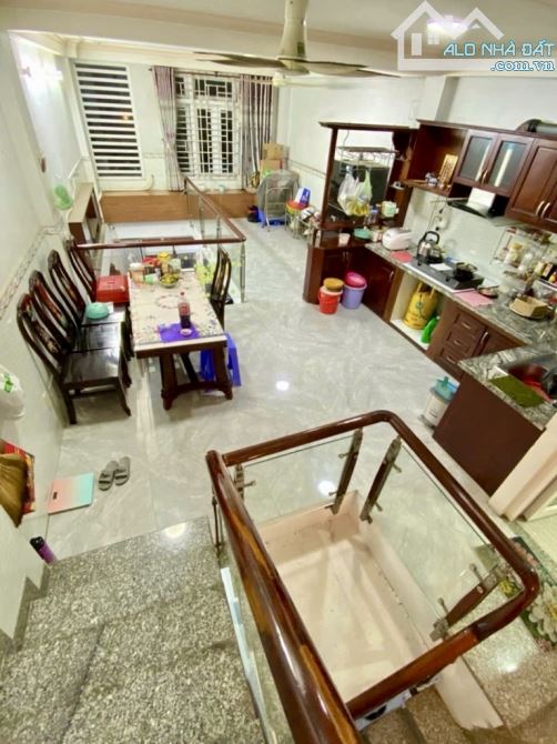GẤP QUÁ GẤP TÂN PHÚ NGAY AEON - NGANG KHỦNG 4,9M- 5 TẦNG - SÁT MẶT TIỀN - HXH- CHỈ 6,78TỈ