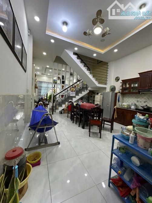 NHÀ 2 TẦNG HXH XUÂN THỚI SƠN / LÊ THỊ SẼ / NGUYỄN VĂN BỨA 90M2 SHR ..