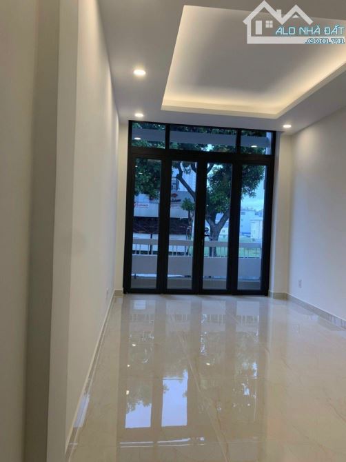 🏡 Mặt tiền Ba Tháng Hai – 4 tầng – đang cho thuê 20 triệu/tháng Mã căn: NTK-25.8-615