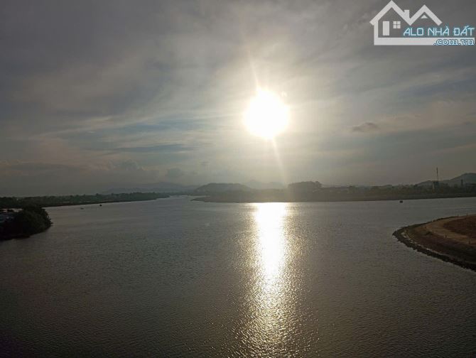 Bán đất mặt tiền đường ngọc hồi đống đa view biển