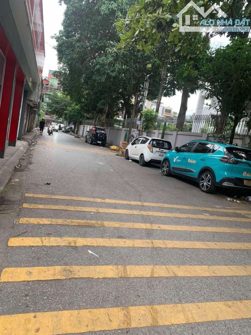 NGÕ 162 NGUYỄN VĂN CỪ-LONG BIÊN NGÕ RỘNG Ô TÔ VÀO NHÀ-GẦN CẦU CHƯƠNG DƯƠNG
