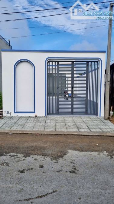 Cần bán nhà mặt tiền nhựa mới 100% cách Võ Văn Kiệt 80m