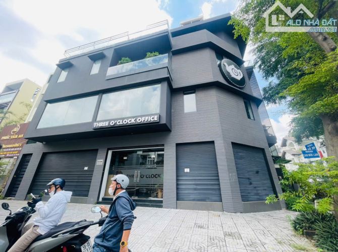 Căn góc mặt phố đường Cao Đức Lân , phường An Phú _ Hầm 3 tầng sân thượng _ 144m2 ngang 8m