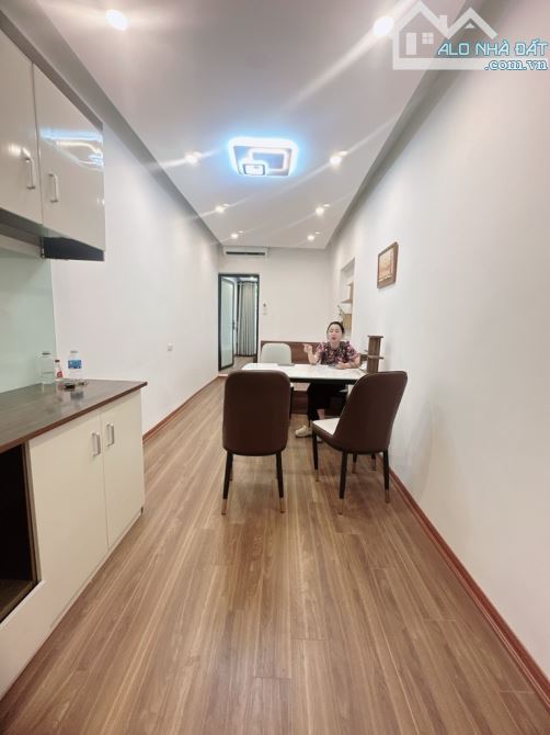 Bán tập thể dệt phố 8/3 sử dụng 35m2 gồm 2 ngủ 1 vs trung tâm quận Hai Bà Trưng