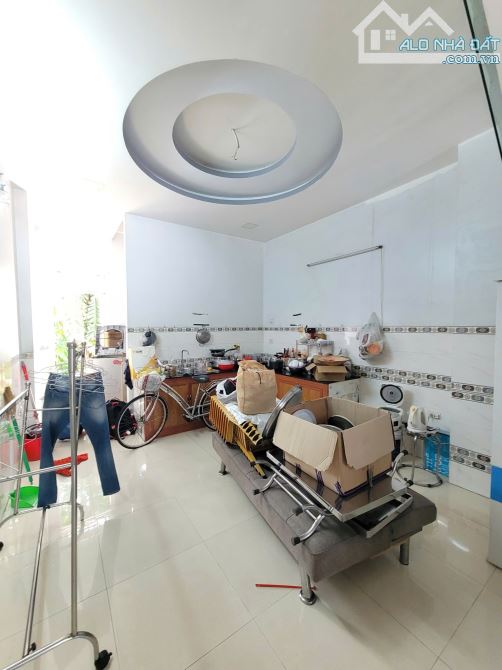 Bán nhà 1 trệt 2 lầu KDC gần TT Y Tế Dĩ An p.Tân Đông Hiệp Tp.Dĩ An chỉ 4ty500 TL M7495