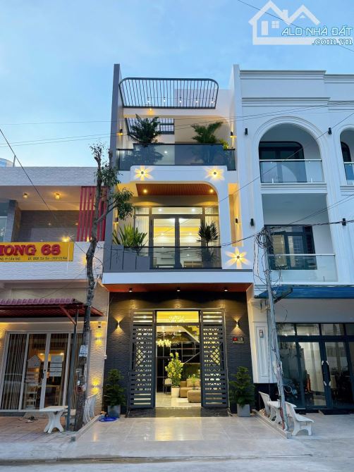 BÁN NHÀ 2 LẦU HIỆN ĐẠI ĐƯỜNG D7 KHU DÂN CƯ   HỒNG LOAN .HƯNG PHÚ CẦN THƠ