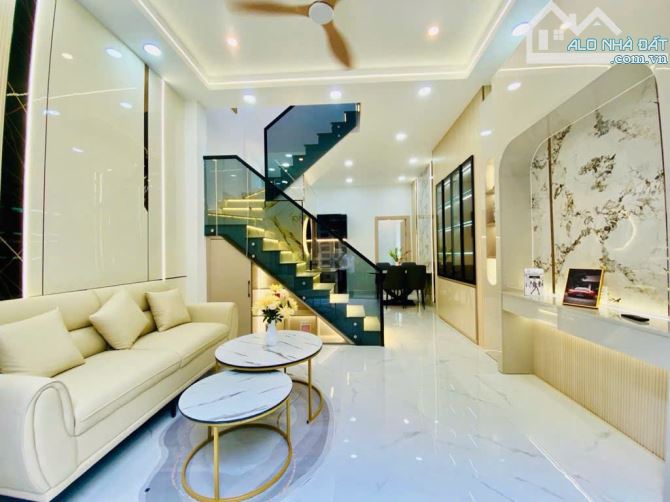 NHỈNH 4 TỶ NHÀ 2 TẦNG -CHỈ XÁCH VALI VÀO Ở NGAY ĐƯỜNG QUANG TRUNG, GÒ VẤP