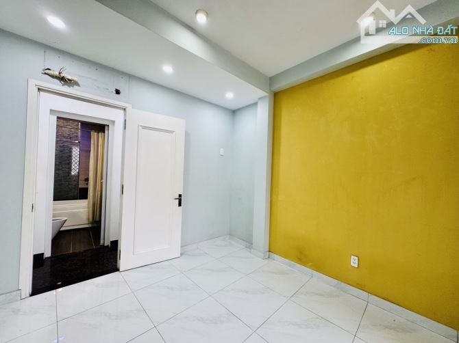 NHÀ 6 TẦNG- DÒNG TIỀN 20 TRIÊU-NGAY KHU ĐẮC ĐỊA NHẤT QUẬN PHÚ NHUẬN - 7.55 TỶ - 10