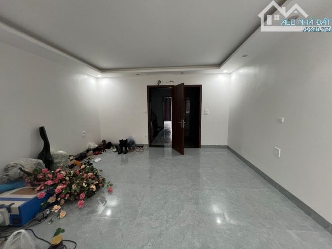 Lạc Long Quân 102m² mặt tiền 7,2m – nhà cực đẹp giá chỉ 25 tỷ, siêu rẻ không có căn thứ 2 - 10