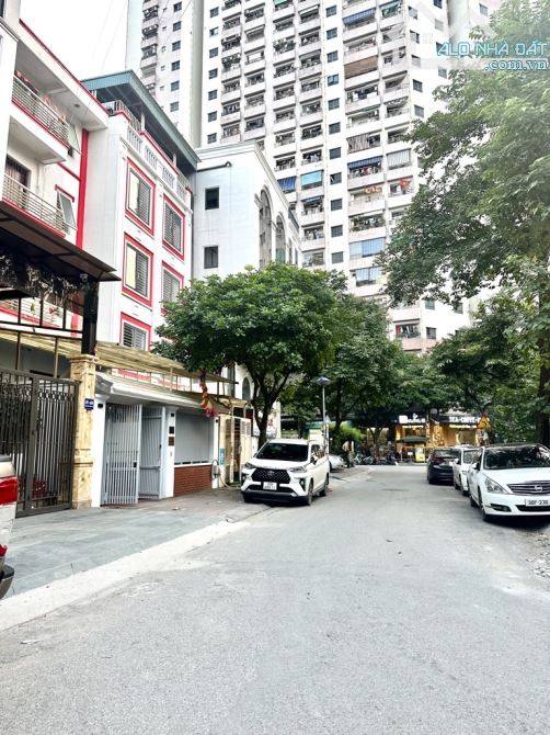 Bán nhà riêng tại Linh Đàm, 50m, 5 tầng, ô tô đỗ cửa. 14 tỷ - 10