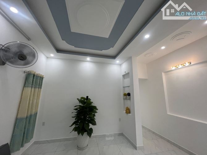 Bán căn nhà 1 trệt, lầu hẻm dasu Nguyễn Bảo, Thắng Nhì - 11