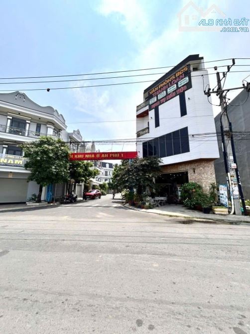 Nhà khu An Phú 1, 105m2 (ngang 5m) 1 trệt 2 lầu 4PN full nội thất, 2508 An Phú, Thuận An - 11