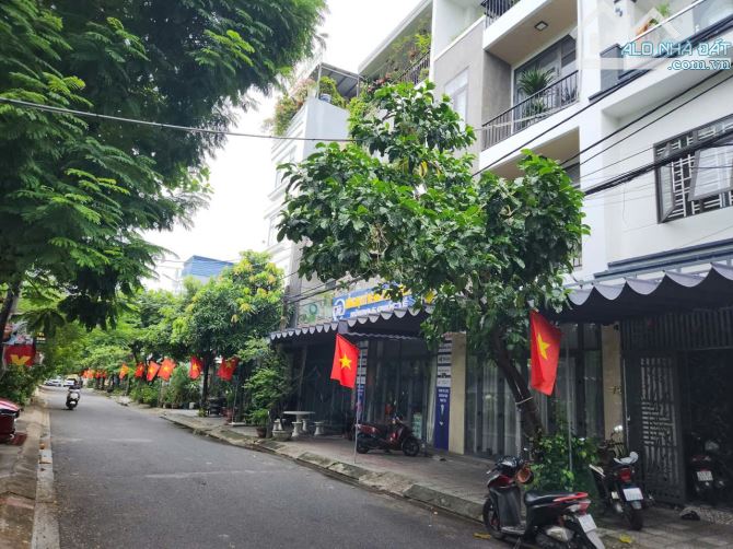 📌📌📌LÀM VIỆC TRỰC TIẾP GIÁ TỐT !!! Bán nhà 3 tầng tại đường Ngọc Hồi - 11