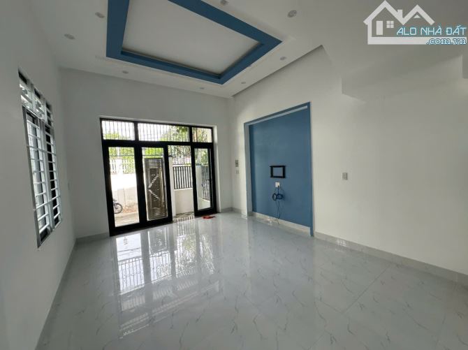 Nhà đúc 2 tầng tâm huyết hẻm ô tô Phú Nông - 1
