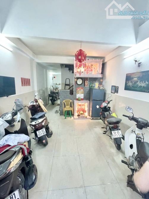 CHỐT HÀNG 7T,NGỘP GẤP,NGUYỄN TRÃI QUẬN 5 DT 45M2 5 TẦNG 6PN HẺM 4M. - 1