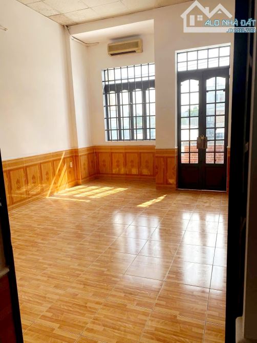 Nhà 1 Lầu 4x25m Mặt Tiền Đường Phan Văn Hớn Hóc Môn Gần Chợ Bà Điểm Giá 15tr/th Cọc 20tr - 1