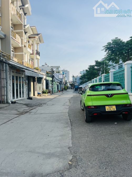 BÁN NHÀ MỚI ĐẸP GẦN TÊN LỬA 4 TẦNG (4X17) VUÔNG 2 MẶT HẺM XE HƠI 4PN GIÁ 6.X TỶ - 1