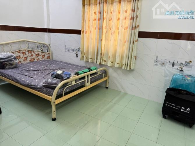 HẢI THƯỢNG LÃN ÔNG QUẬN 5, HẺM 4M 82M2 (4,3*19), 4 TẦNG GÍA 150TR/M2 - 1