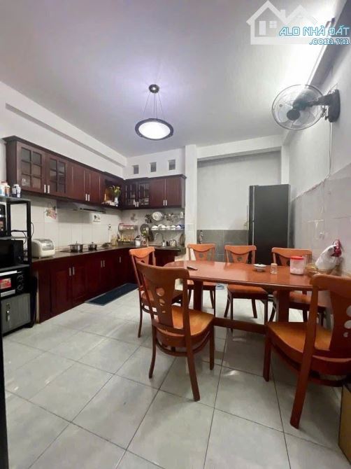 Bán nhà HXH 10m Tân Bình, gần Metro Cách Mạng Tháng 8, 3 Tầng, lô góc, 70m2, 67m2, 11.x Tỷ - 1