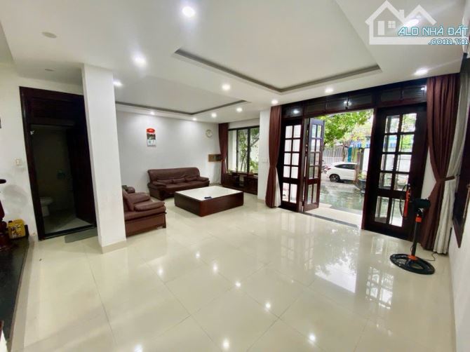 Bán Biệt thự 3 tầng mặt tiền đường Phan Văn Trị, Cẩm Lệ, Đà Nẵng - Giá 14,2  tỷ - 1