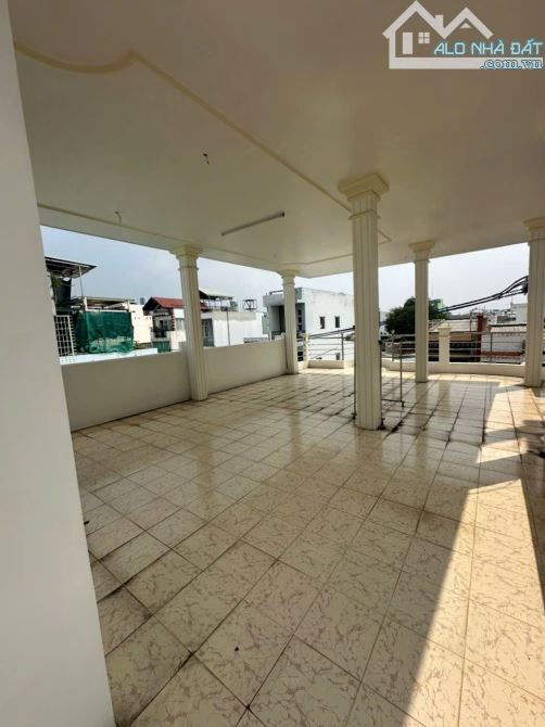 Bán nhà mặt tiền Đồng Tâm-Hóc Môn-cách Nguyễn Ảnh Thủ 20m-2tầng sân thượng-6phòng ngủ-10t5 - 1