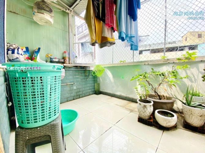 B.ÁN NH.À NGAY VÒNG XOAY LÊ HỒNG PHONG - LÝ THÁI TỔ - QUẬN 10  - NHÀ 3 TẦNG HC ĐẦY ĐỦ  3.6 - 1