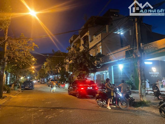 BÁN LÔ GÓC 2 MẶT TIỀN ĐƯỜNG 7.5M QUÁ ĐẸP – HÀNG HIẾM – NGAY GÓC XUÂN THỦY, HOÀNG DƯ KHƯƠNG - 1