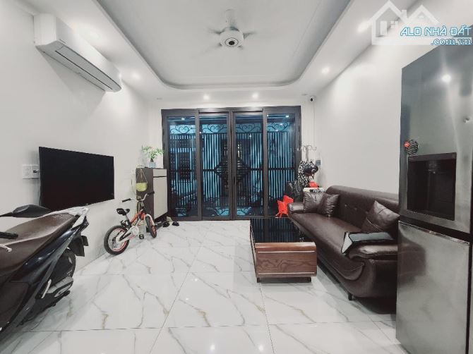 DÂN XÂY HỒ TÙNG MẬU - NGÕ THÔNG - VỈA HÈ - 30M² - 6 TẦNG - 7.65 TỶ (ĐTL6959) - 1