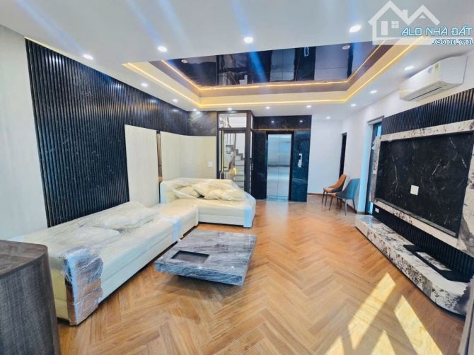 NGỌC LÂM -NGUYỄN VĂN CỪ-LONG BIÊN. 48M, 7 TẦNG, THANG MÁY, NGÕ THÔNG Ô TÔ VÀO NHÀ - 1