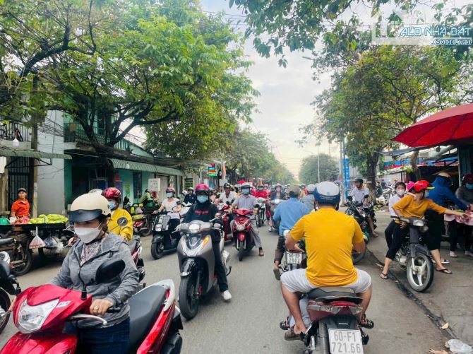 Giá 5,8 tỷ. Bán nhà 3 lầu mặt tiền đường Nguyễn Thị Tồn, P. Biên Hoà. 72m. Sổ hoàn công - 1