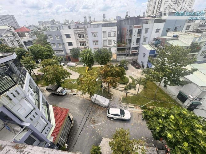 Nhà lô góc 5 tầng 6 phòng không lộ giới ngay công viên đường số 59 phường 14 Gò Vấp - 1