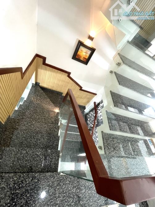 Nhà 5 tầng đúc BTCT 70m2 hẻm xe hơi nở hậu 6m2 đường Nguyễn Duy Cung Phường 12 Quận Gò Vấp - 1