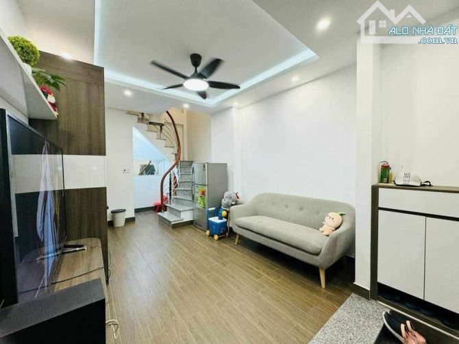 6.3 TỶ-25/28M2- 5 TẦNG NGÕ NÔNG-BẠCH MAI-CHÙA LIÊN PHÁI-PHỐ HUẾ-HBT - 1