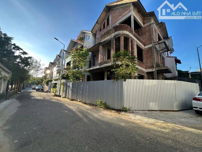 Biệt Thự 2 Mặt tiền Hà Huy Tập - Vị trí vàng TTTP - 1