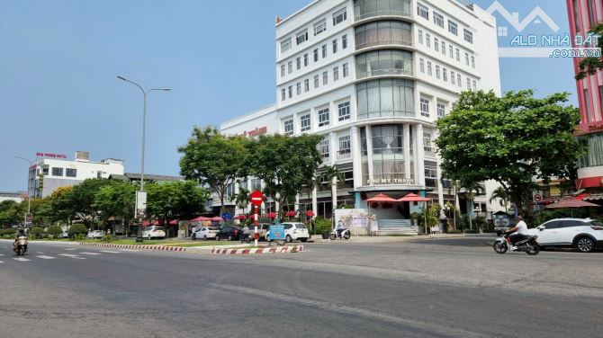 Bán 305m đất 3 mặt tiền đường Nguyễn Tất Thành sát Ông Ích Khiêm ngang 12m giá 42 tỷ Tl - 1