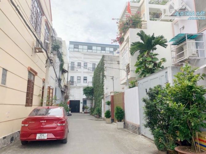 Gấp bán nhà Linh Đông, Thủ Đức, giá 11.8 tỷ, 3 tầng, dt 150m2. - 1