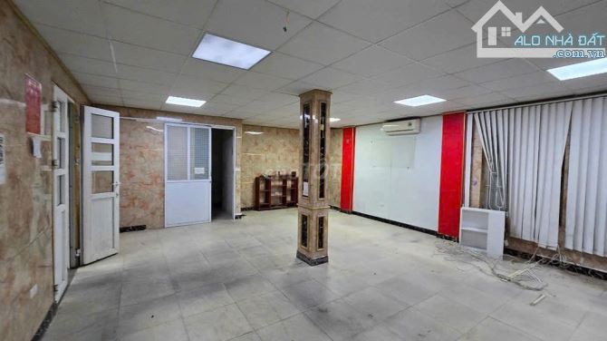 Cho thuê nhà 3 tầng ngõ 31 Phố Hoàng Cầu, Đống Đa. Giá: 31tr - 1