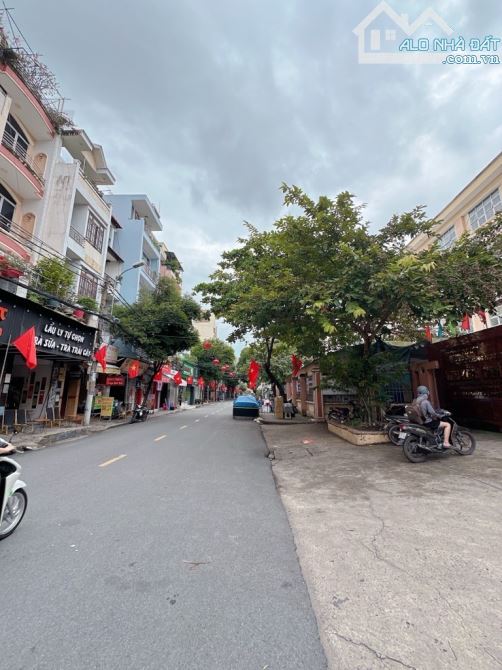 Bán nhà MT Kinh Doanh ShopHouse 2 Tầng gần sân bay 162,6m2 có dòng tiền - 1