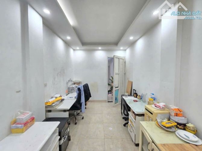 11,2 tỷ, 55m2, 5 tầng Lê Thanh Nghị, HBT nhà đẹp ở ngay - lô góc - ngõ nông - vừa ở, /thuê - 1