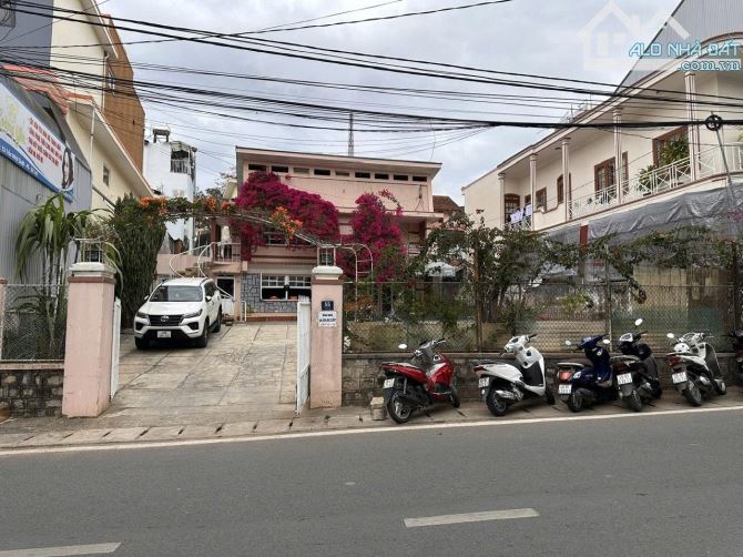 BÁN VILLA - MẶT TIỀN ĐƯỜNG TRẦN NHẬT DUẬT, 555M², 48 TỶ, P.5, ĐÀ LẠT - 1